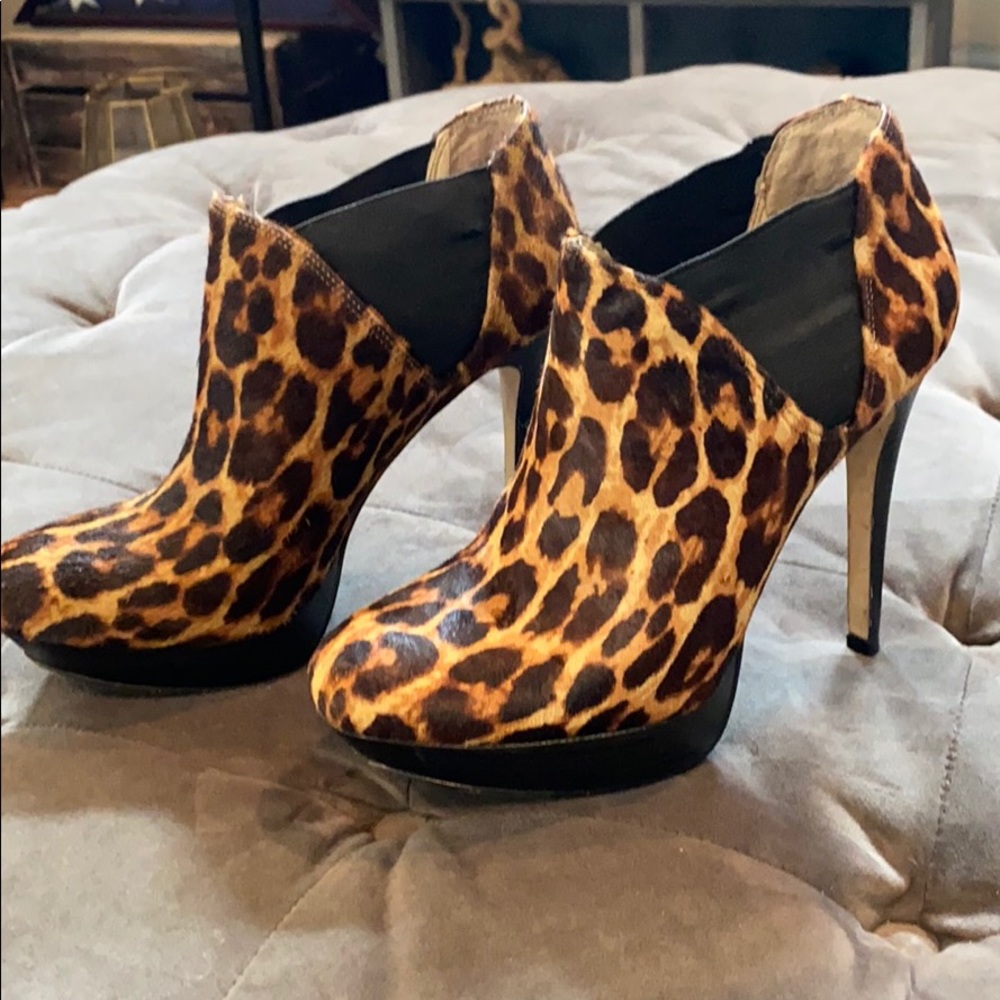 Leopard heeled booties